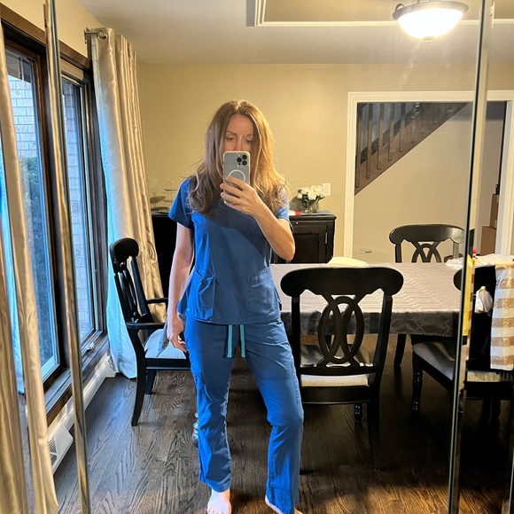 Scrubs sets - Picture 2 of 2